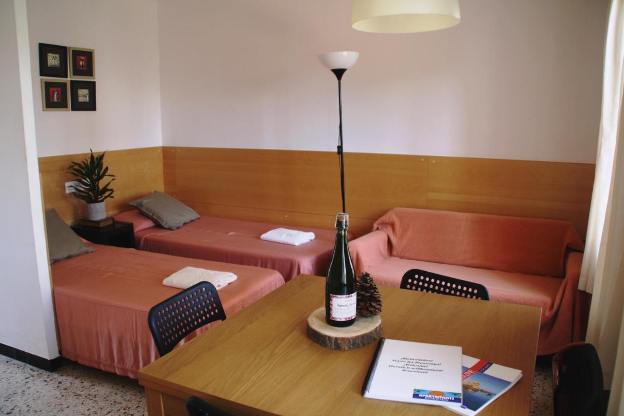 Apartaments Margarita Sabina Pinell Platja d'Aro Exterior photo